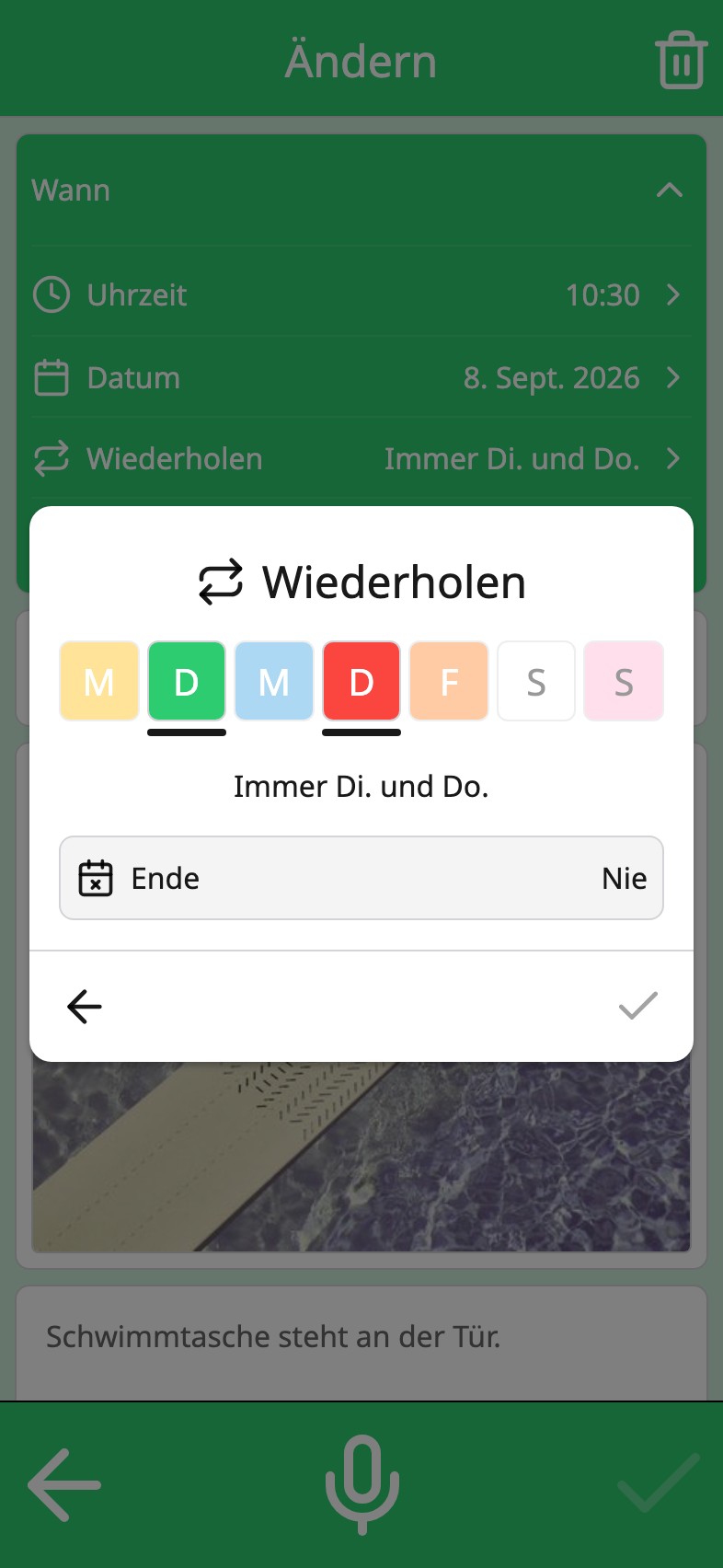 Die Wiederholung im Moi Kalender: sieben Wochentage als Chips in den Farben des Kalenders, Dienstag und Donnerstag ausgewählt